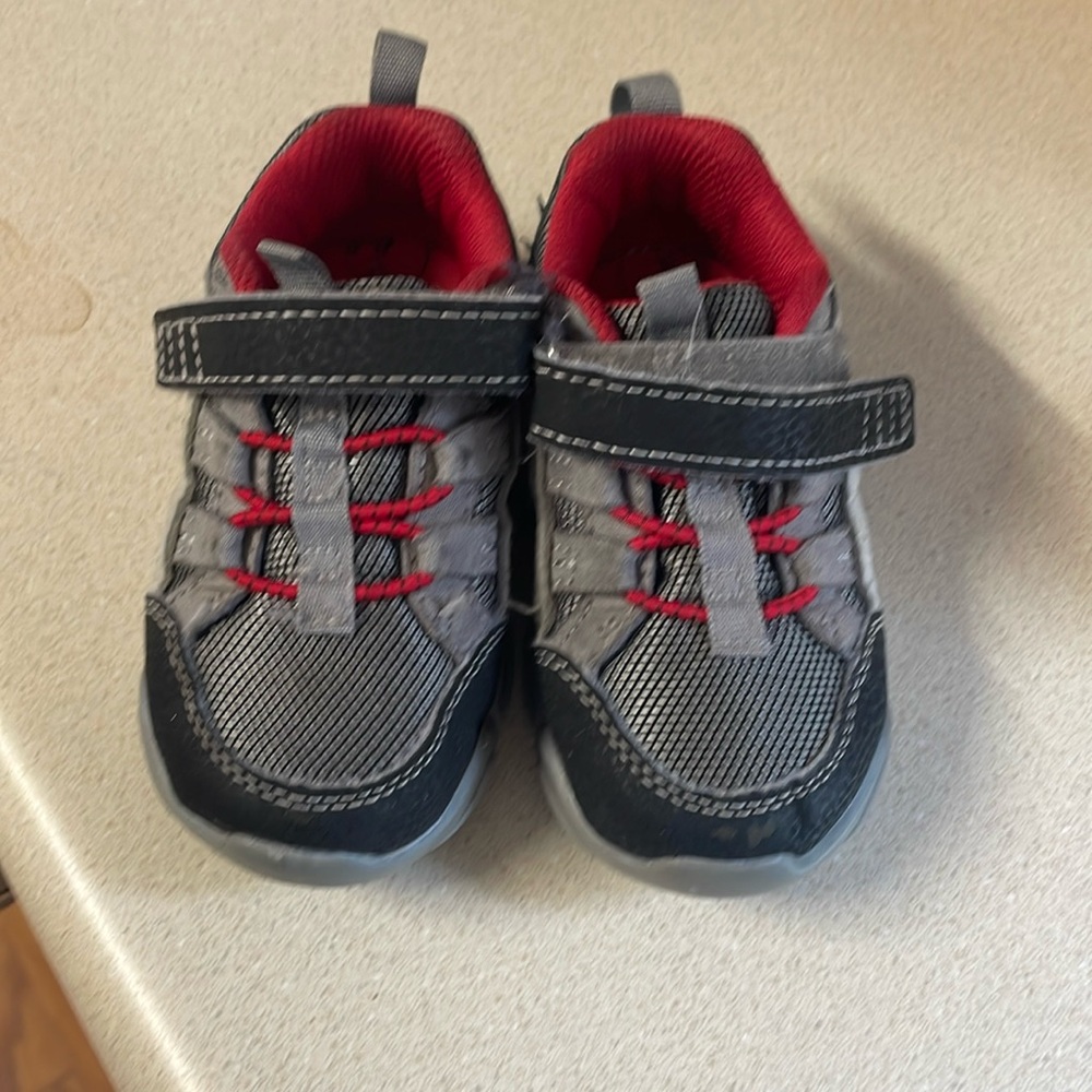 Toddler stride right shoe size 7